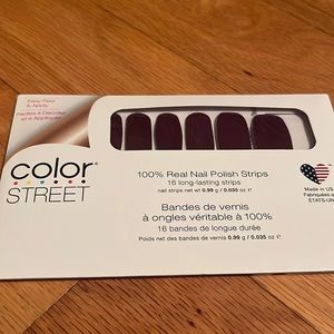 Color Street - Aberdeen Aubergine (deep purple)